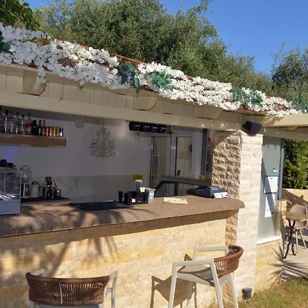 Doliva With Private Pool Apartment